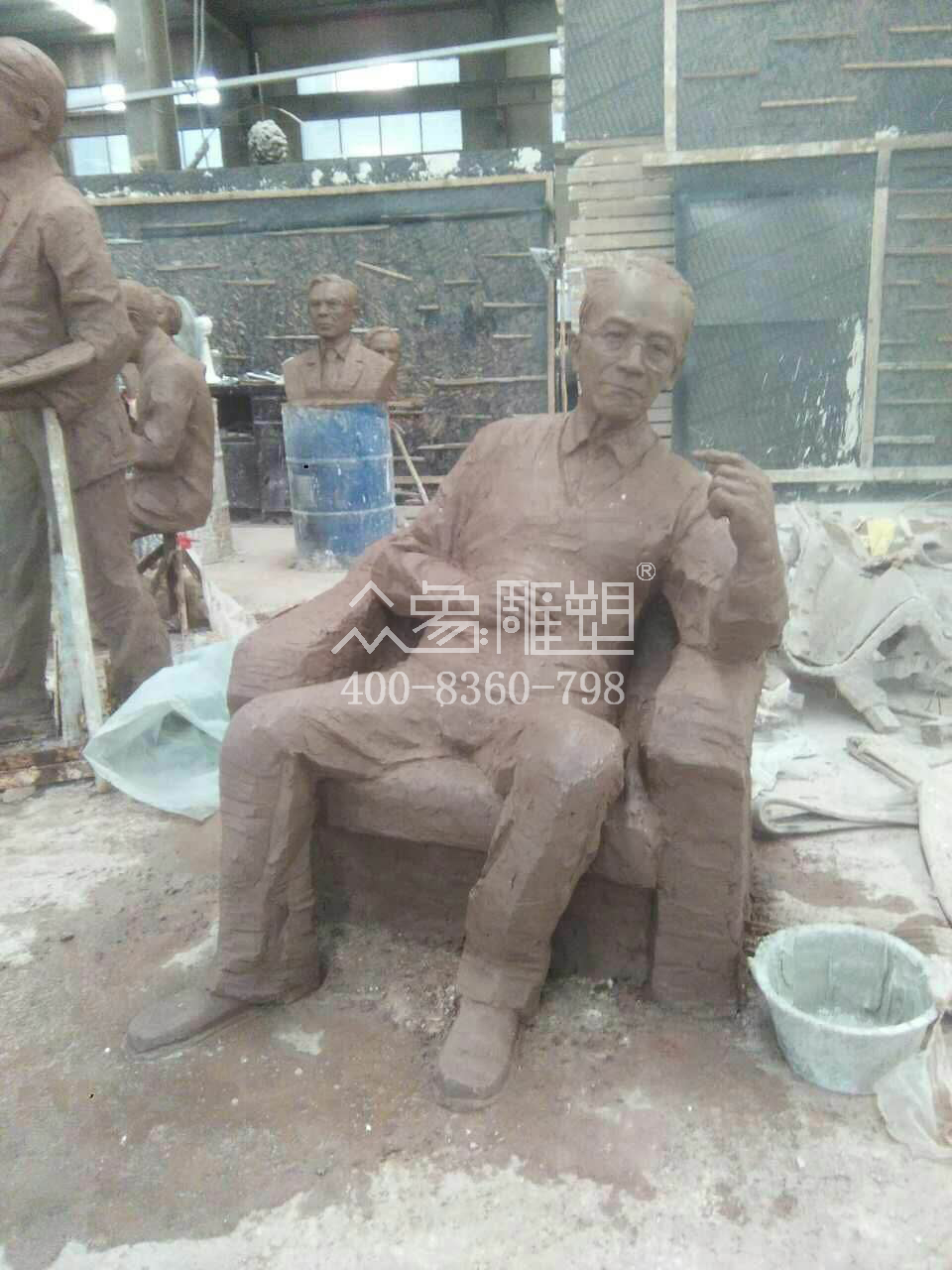 無(wú)錫職院名人玻璃鋼雕塑